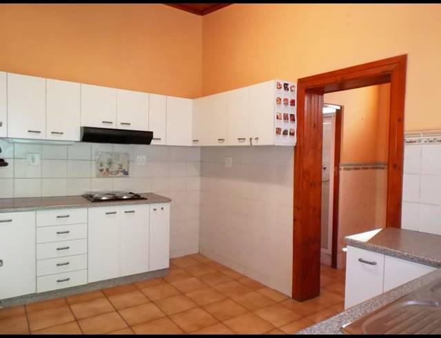 4 bed property to rent in WOODSTOCK